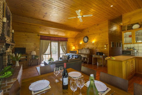 Silky Oak Cottage - Hobart Tourism 2
