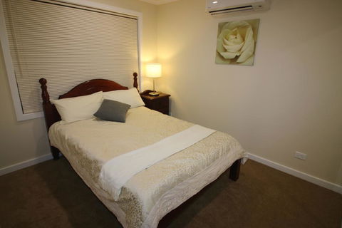 Silver House - Melbourne Airport Accommodation - Hobart Tourism 2