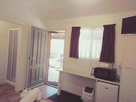 Silver Wattle Cabins - Hobart Tourism 1