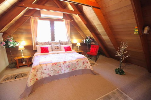 Silverpoint Accommodation - Hobart Tourism 0
