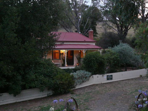 Sinnamons Cottage - Hobart Tourism 0
