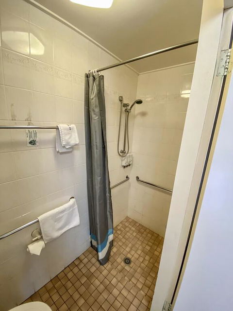 Snow Season Motor Inn - Tourism TAS 3