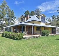 Soldiers Cottage picturebook vineyard home - Hobart Tourism