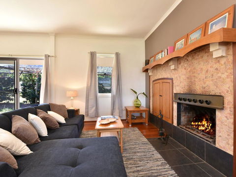Somerville Wines Farmstay In Broke, Super Cute House On Working Farm. Walk For Miles. - Tourism TAS 0