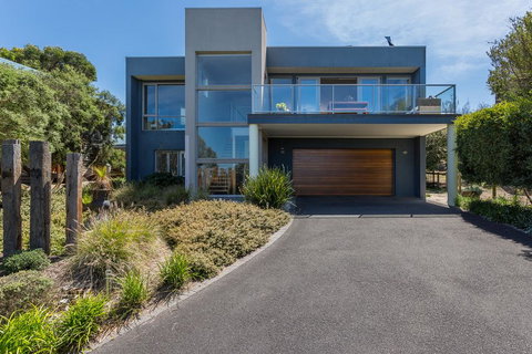 Sophisticated Contemporary Coastal Living With Sweeping Views In Cape Schanck - Tourism TAS 2