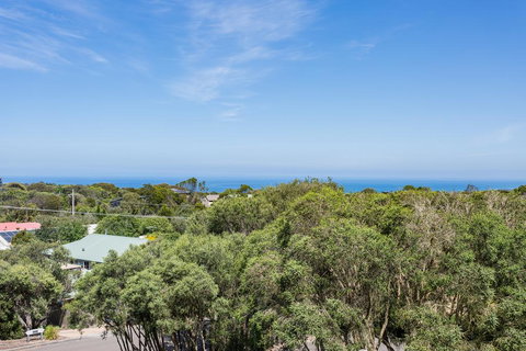 Sophisticated Contemporary Coastal Living With Sweeping Views In Cape Schanck - Tourism TAS 1