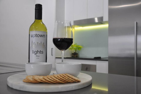 Spacious 2 Bed 2 Bath Unit - LUMA APARTMENTS - Tourism TAS 1
