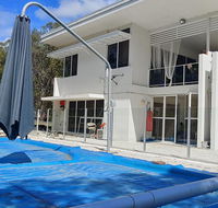 Spacious 2 bedroom unit private bath kitchen RV parking on 5 acres 10 min to Fraser Island barge - Hobart Tourism