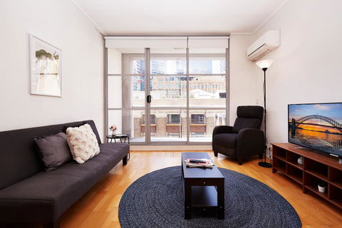 Spacious And Bright Studio In The Middle Of Town - Tourism TAS 3