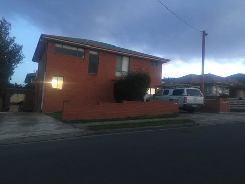 Spacious And Central To CBD - Tourism TAS 3