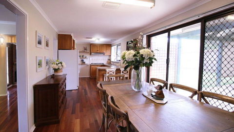 Spacious And Cozy Home Next To Glen Waverley - Tourism TAS 1