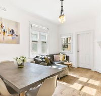 Spacious Harbour View 4bd home in Sydney CBD - Tourism TAS