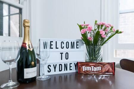 Spacious Harbour View 4bd Home In Sydney CBD - Tourism TAS 1