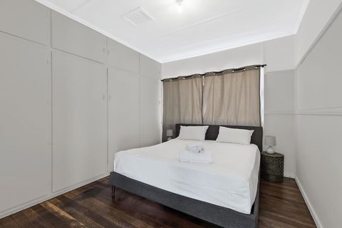 Spacious Living On Victoria - Hobart Tourism 3