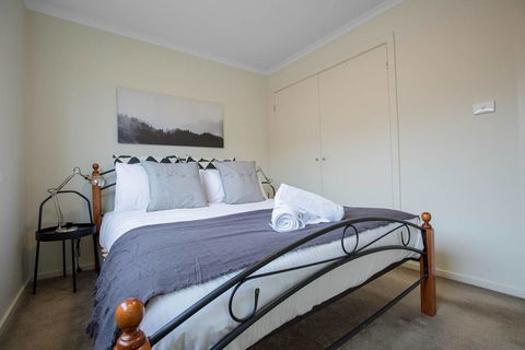 Spacious Lovely 5Beds Home@Point Cook - Tourism TAS 2