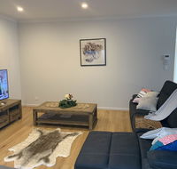 Spacious Rooms Home-Stay with Free Wifi - Hobart Tourism