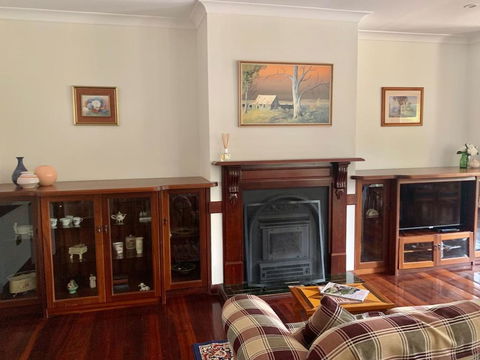 Spacious, Clean , Relaxing Country Escape Perfect For Large Groups And Families - Hobart Tourism 2
