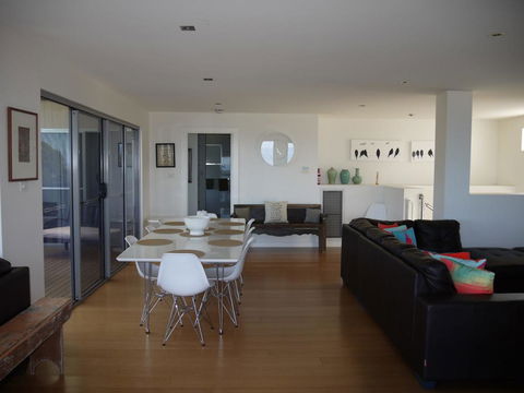 Spectacular Holiday Living - Hobart Tourism 1