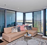 Spectacular Private Balcony Views with Pool - Tourism TAS