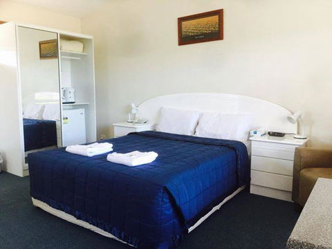 Springsure Overlander Motel - Hobart Tourism 1