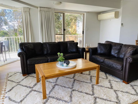 Steps From Mudjimba Beach 3 BR Apt Sunshine Coast With WIFI,Pool,Parking - Tourism TAS 1