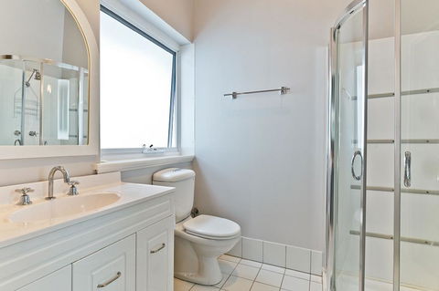 Stirling Apartments - Studio 2 - Hobart Tourism 3