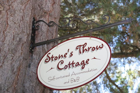 Stone's Throw Cottage Bed And Breakfast - Tourism TAS 1
