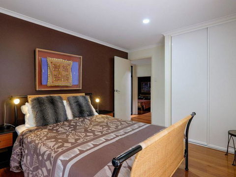 Straddie Beach House 2 - Hobart Tourism 3