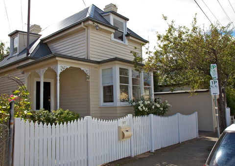 Strahan House - Hobart Tourism 1