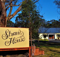 Straw House B and B - Hobart Tourism