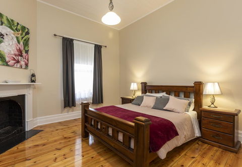 Strothers Farm House - Hobart Tourism 0