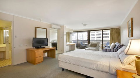 Studio With Balcony At College St - Tourism TAS 2