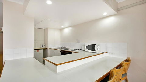 Studio With Balcony At College St - Tourism TAS 1
