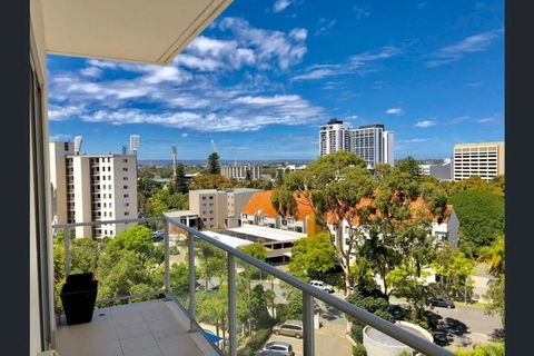 Stunning 2 Storey Apartment In Perth's CBD - Hobart Tourism 2