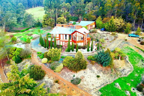 STUNNING HOME WITH AMAZING VIEWS - Just 20 Mins To The City And Only 10 To MONA! - Tourism TAS 2