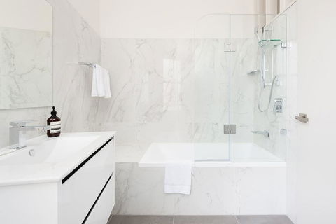 STUNNING SYDNEY HOME 10 - Tourism TAS 3