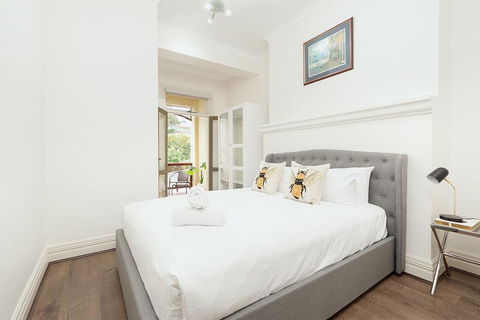 STUNNING SYDNEY HOME 10 - Tourism TAS 2