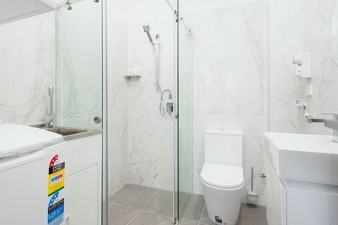 STUNNING SYDNEY HOME 5 - Tourism TAS 3