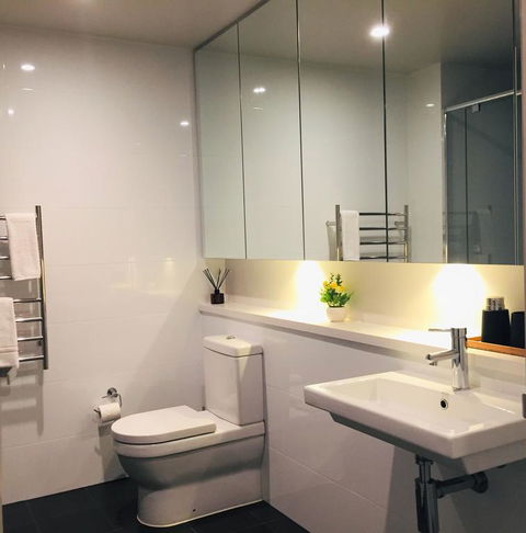 Stylish 2BR With Stunning Views - Sydney Olympic Park - Hobart Tourism 3
