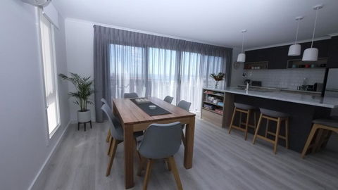 Stylish Holiday Unit - Hobart Tourism 1