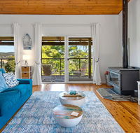 Stylish Renovated Home - Ocean Views - Fireplace - Tourism TAS