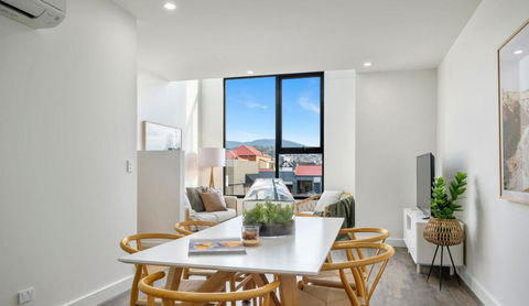 Stylish Townhouse - Hobart Tourism 0
