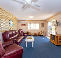 Stylish Unit Opposite Foreshore - Sylvan Beach Esp Bellara - Hobart Tourism