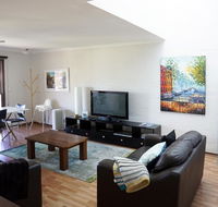 Suffolk Villa - Hobart Tourism