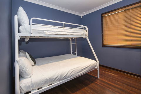 Sugar Shack - Character Family Home Right On The Ocean - Hobart Tourism 1