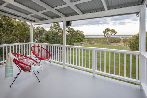 Sugar Shack - Character Family Home Right On The Ocean - Hobart Tourism 0