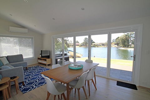 Summer's Exclusive Getaway - Hobart Tourism 2