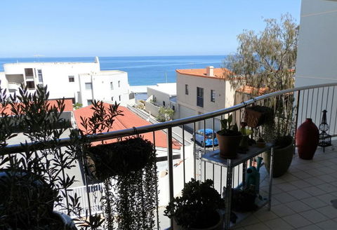 Sun, Sand, Sea And Salty Kisses Cottesloe Beach House - Hobart Tourism 0