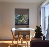 Sun-Drenched 1 Bed Studio Apt Newtown Parking - Tourism TAS