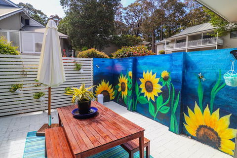 Sunflower Villa In Raffertys Resort - Hobart Tourism 0